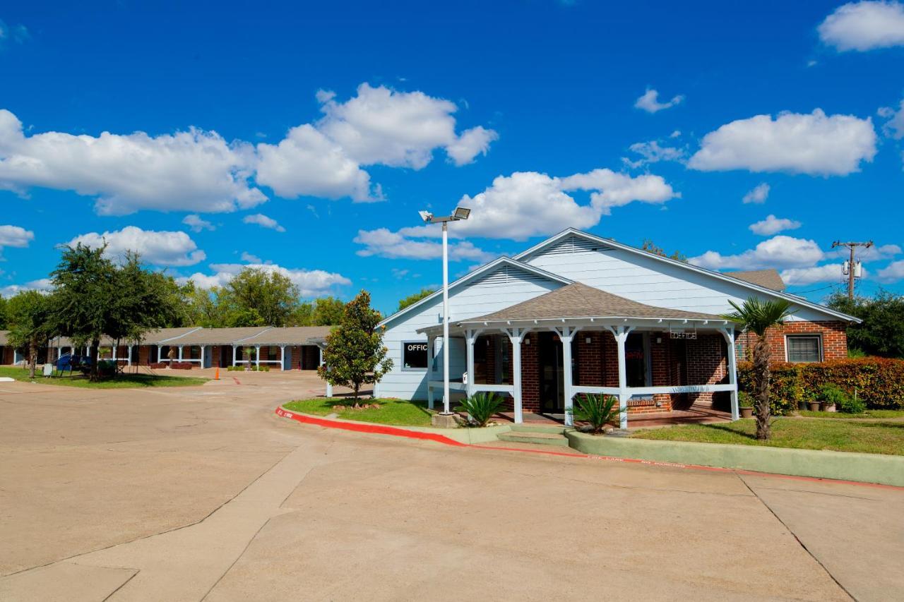 Inn Of The Dove Dallas Exterior photo